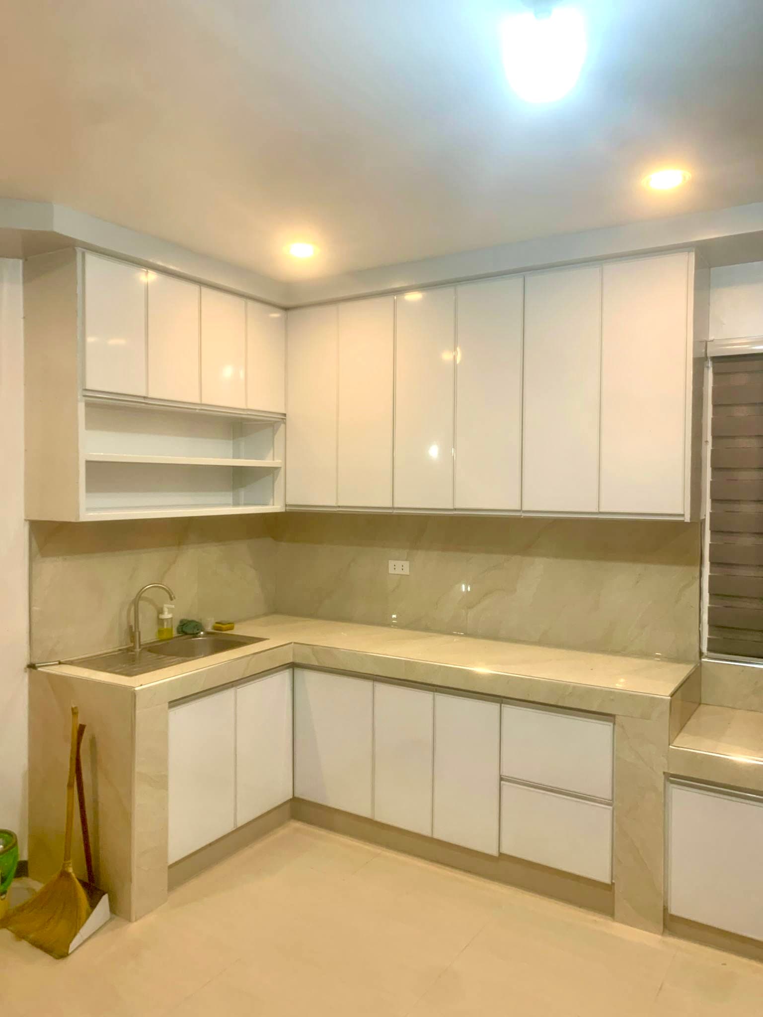 Glass and aluminum works